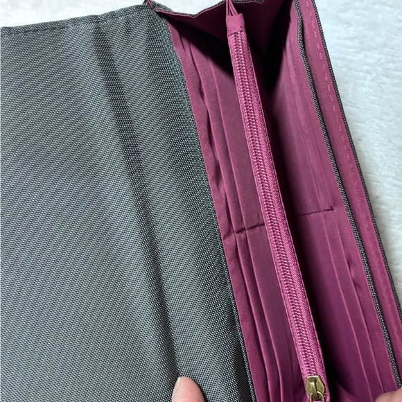 Travelon Black Wallet ✈️ - Picture 3 of 8